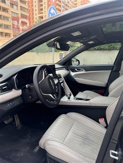 جێنسس G70